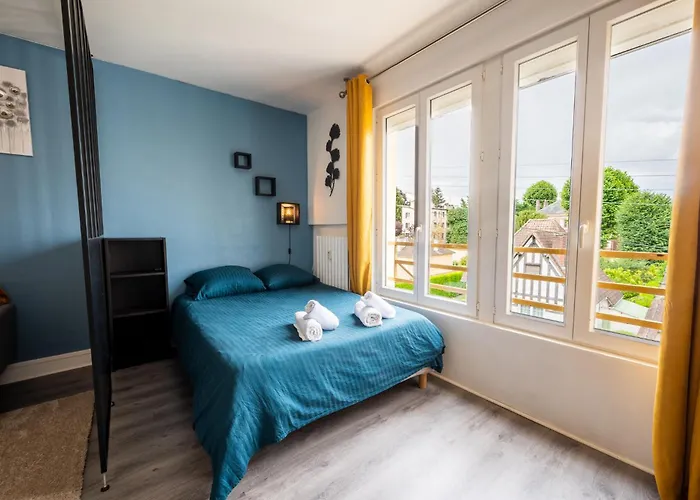 Le Du Commandant Apartment Evreux
